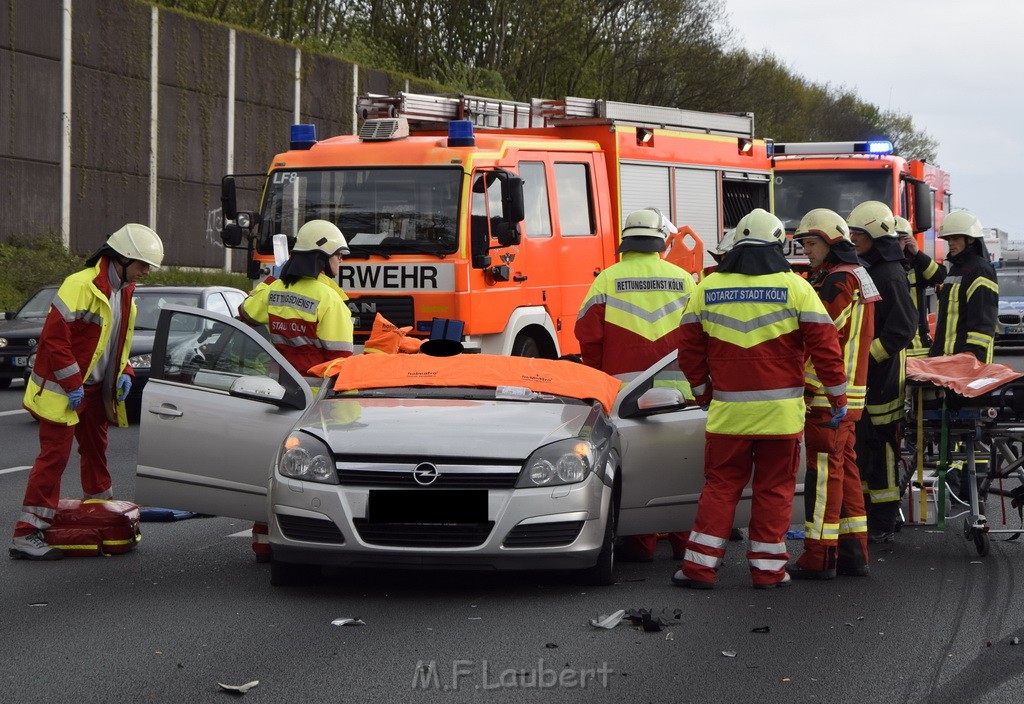 VU Auffahrunfall A 3 Rich Oberhausen kurz vor AS Koeln Dellbrueck P023.JPG - Miklos Laubert